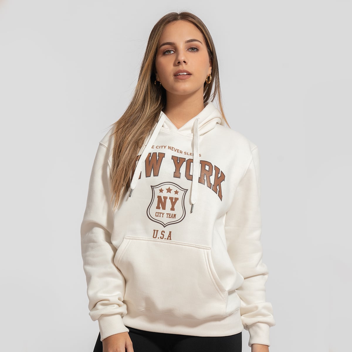 POLERA CON CAPUCHA NEW YORK CREMA - 3