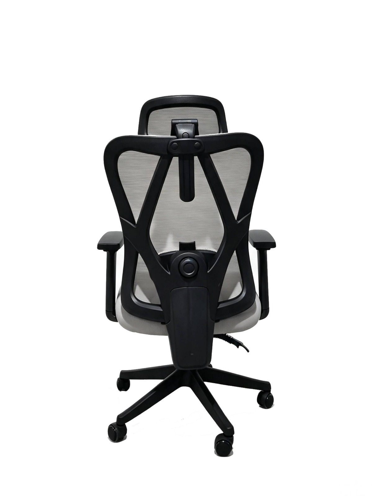 SILLA DE OFICINA INIUS ARI ERGONÓMICA RECLINABLE 135° CON MALLA ZYNCRO GRIS - 4