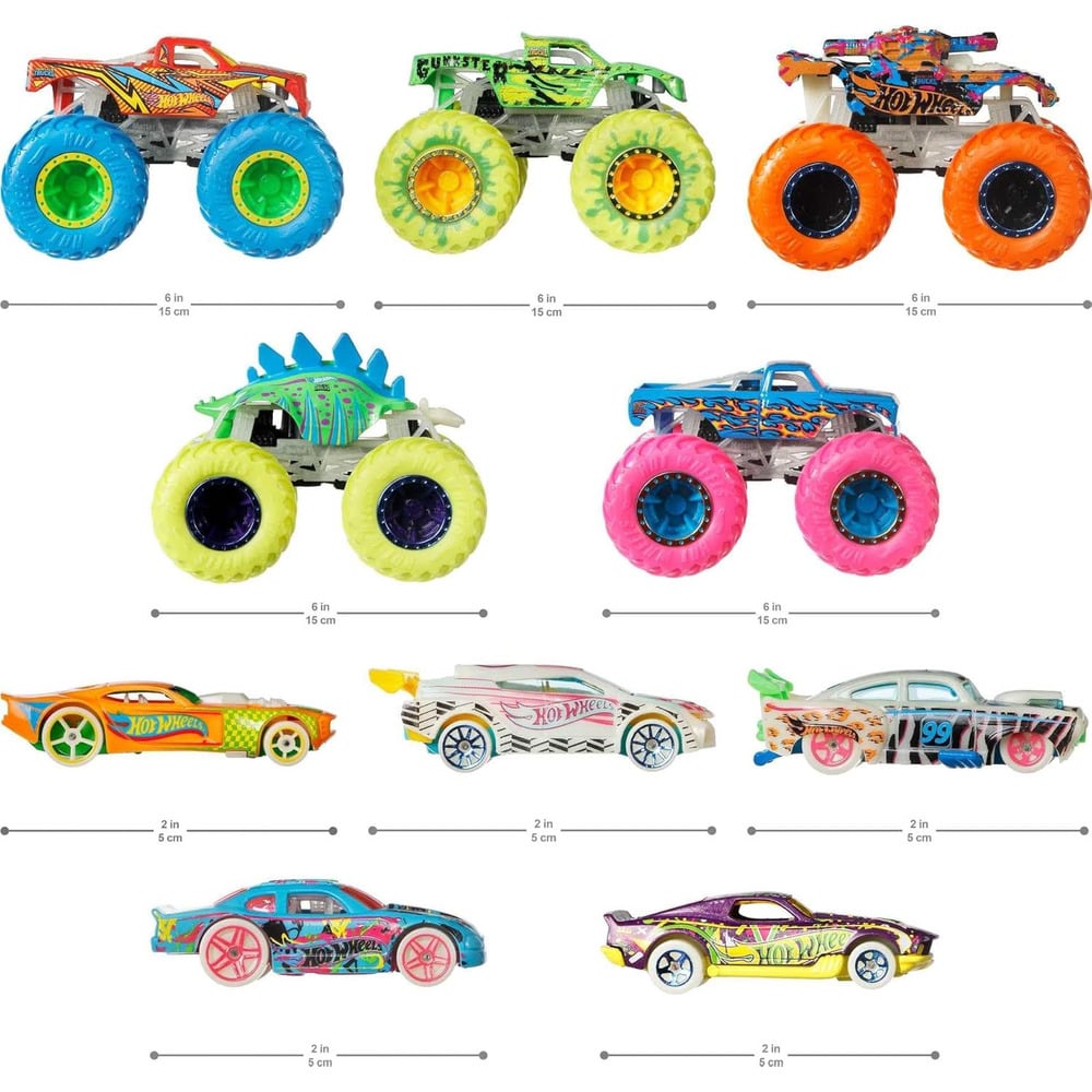 HOT WHEELS MONSTER TRUCKS CON 5 CAMIONES Y 5 AUTOS QUE BRILLAN EN LA OSCURIDAD - 2