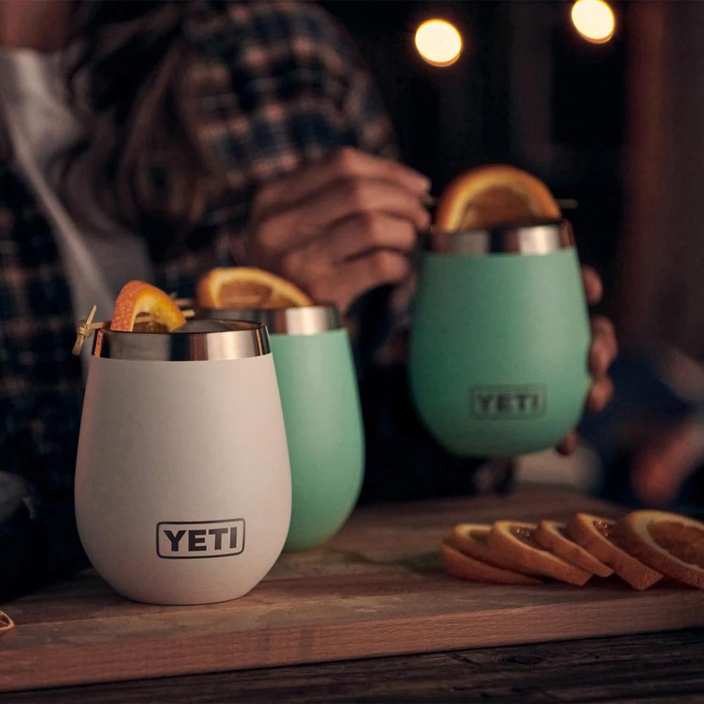 YETI RAMBLER VASO DE VINO DE 10 OZ DE ACERO INOXIDABLE CON TAPA MAGSLIDER | VIOLETA - 6
