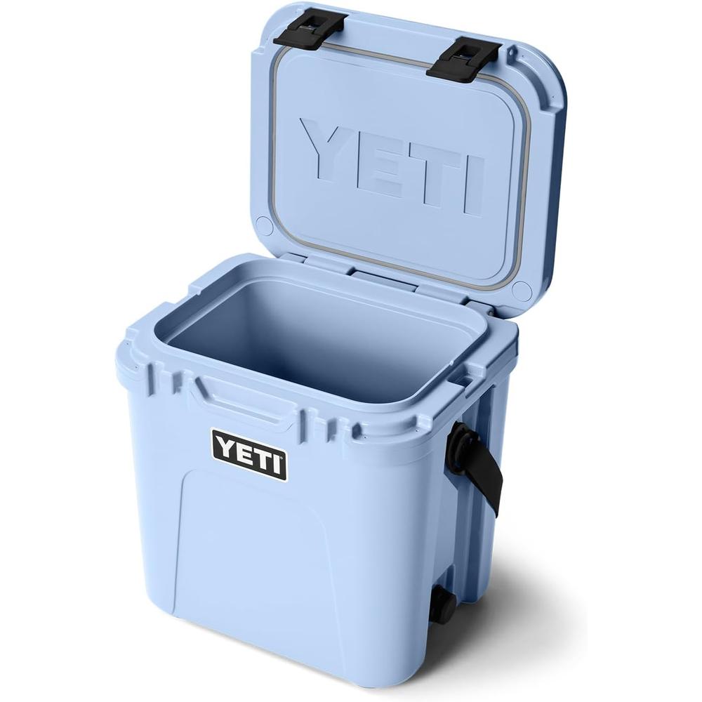 YETI ROADIE 24 2.0 COOLER DURO CON CORREA DE HOMBRO | CELESTE - 3