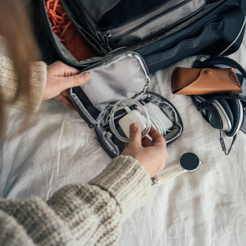 YETI CROSSROADS MINI BOLSO DE VIAJE TAMAÑO S | GRIS - 5