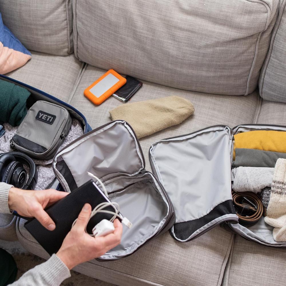 YETI CROSSROADS MINI BOLSO DE VIAJE TAMAÑO S | GRIS - 6