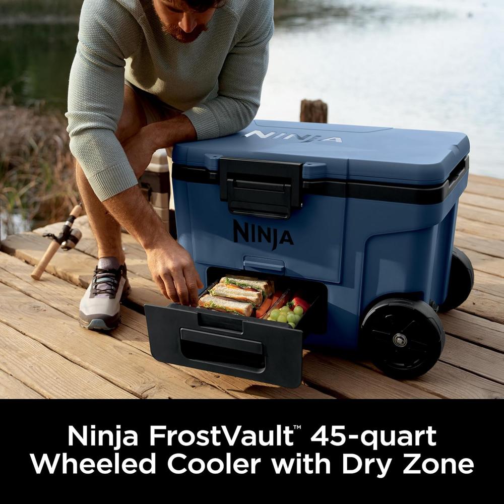 NINJA NEVERA PORTÁTIL FROSTVAULT FB245BL, CON RUEDAS Y CAJÓN SECO, 45 QT / 42,6 L | LAKESHORE BLUE - 3