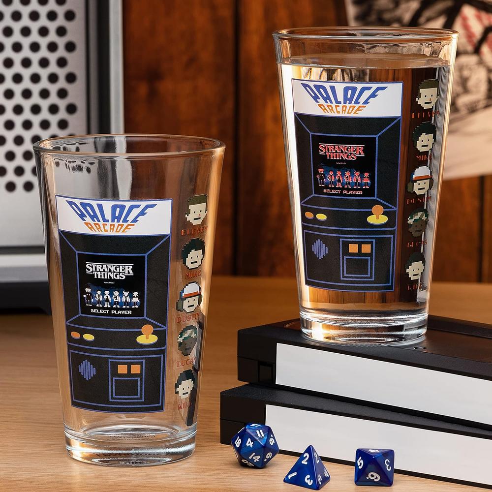 PALADONE STRANGER THINGS PALACE ARCADE, VASO CAMBIA COLOR OFICIAL - 2