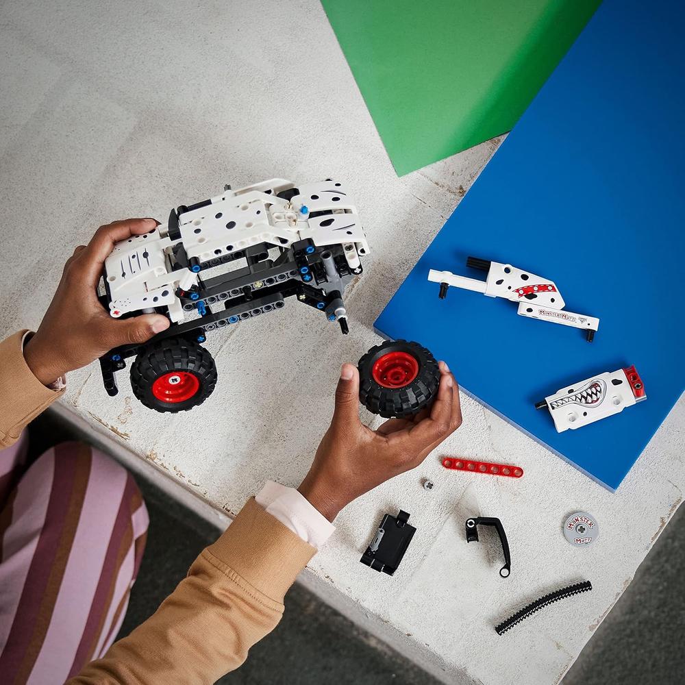 LEGO TECHNIC MONSTER JAM MONSTER MUTT DÁLMATA CAMIÓN 2 EN 1 CON RETROCESO - 3