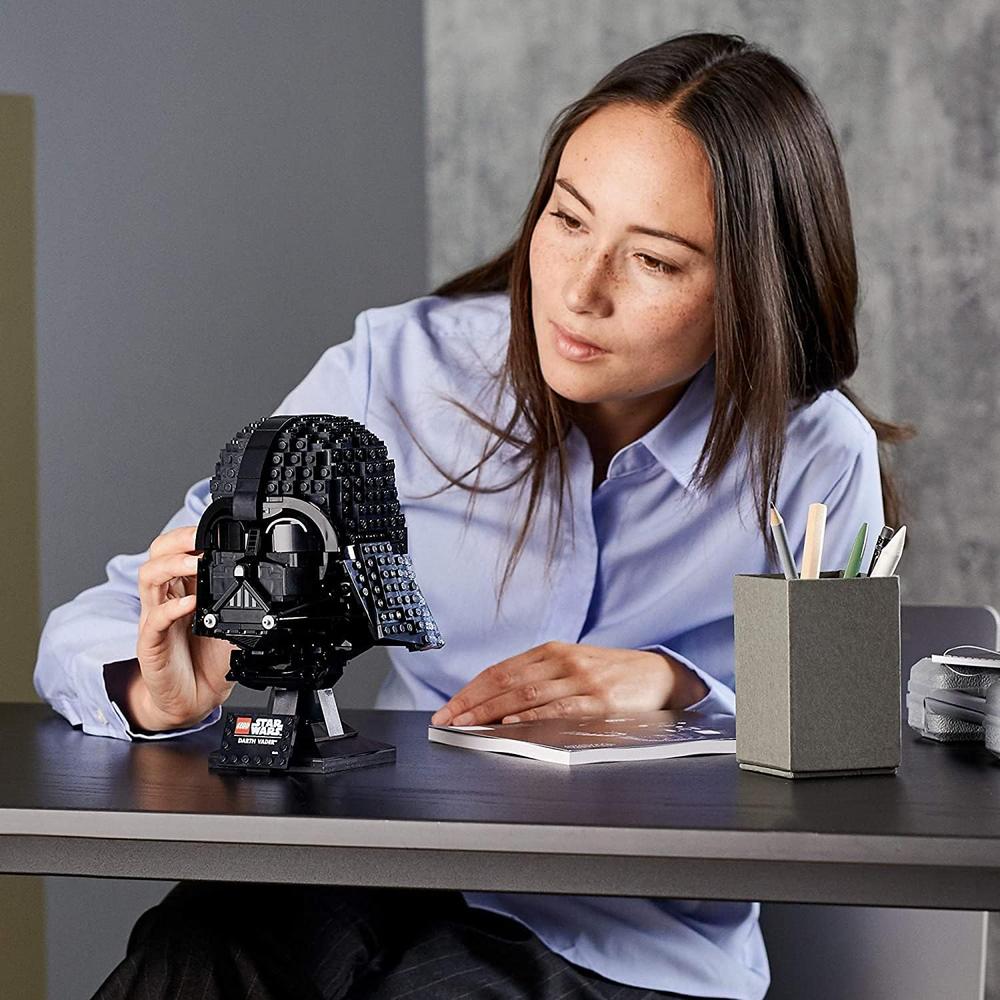 LEGO STAR WARS CASCO DE DARTH VADER MODELO DE EXHIBICIÓN COLECCIONABLE - 2