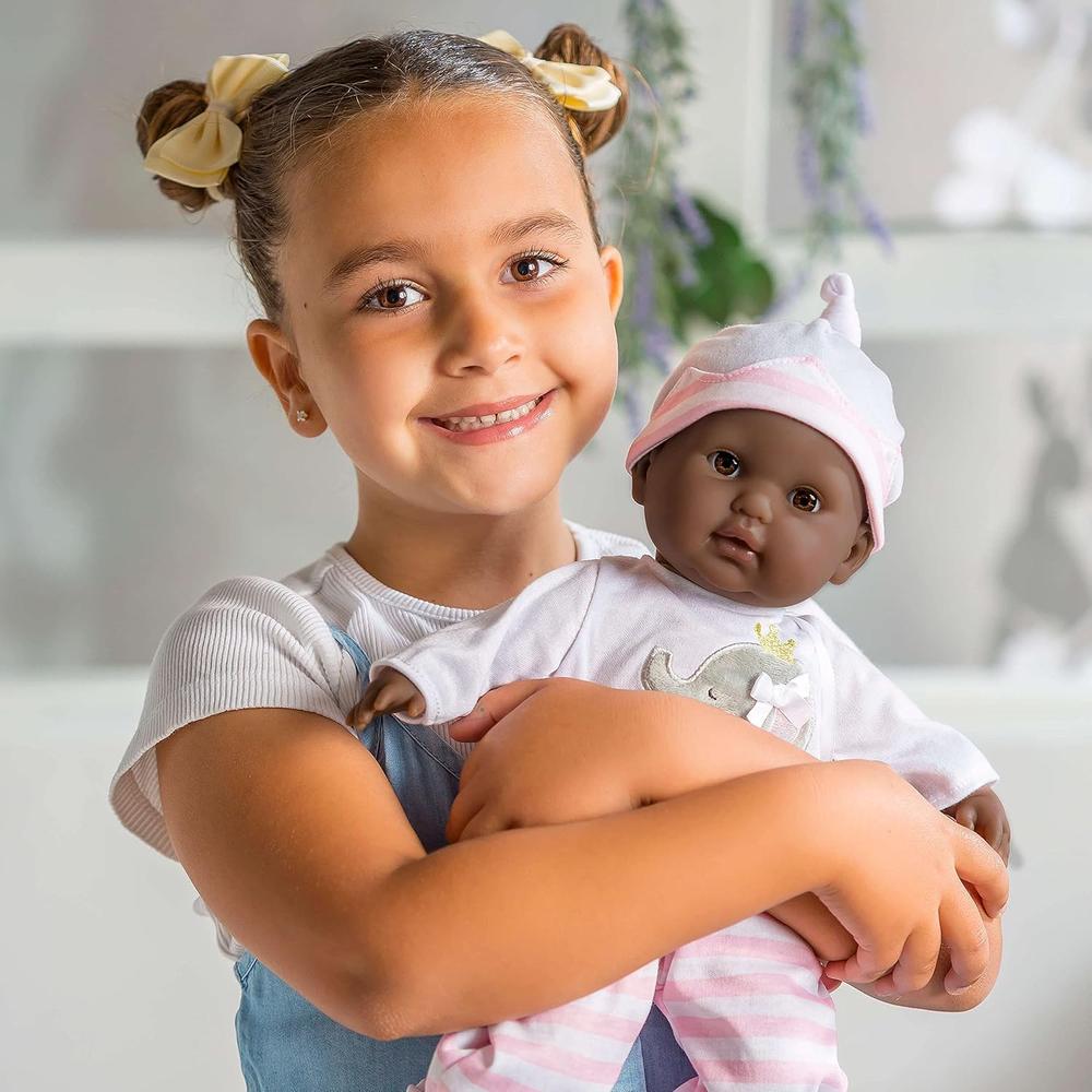 BERENGUER MUÑECA AFROAMERICANA 15'/38 CM CON ACCESORIOS - 5