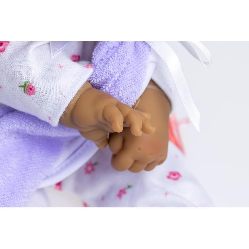 LA BABY MUÑECA HISPANA 11'/28 CM CON ACCESORIOS | HISPANO MORADO - 2