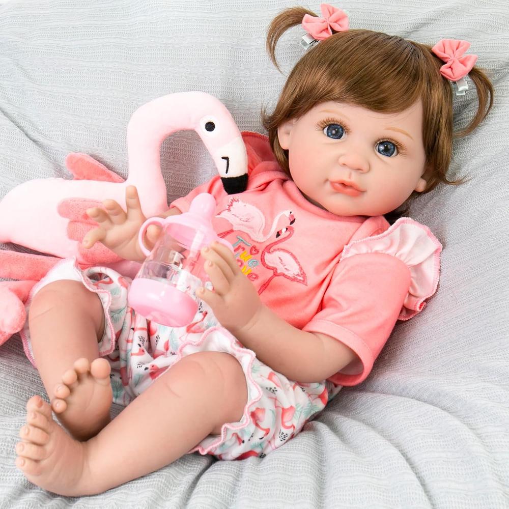 AORI MUÑECA BEBÉ REALISTA 22'/56 CM CON ACCESORIOS | FLAMENCO - 1