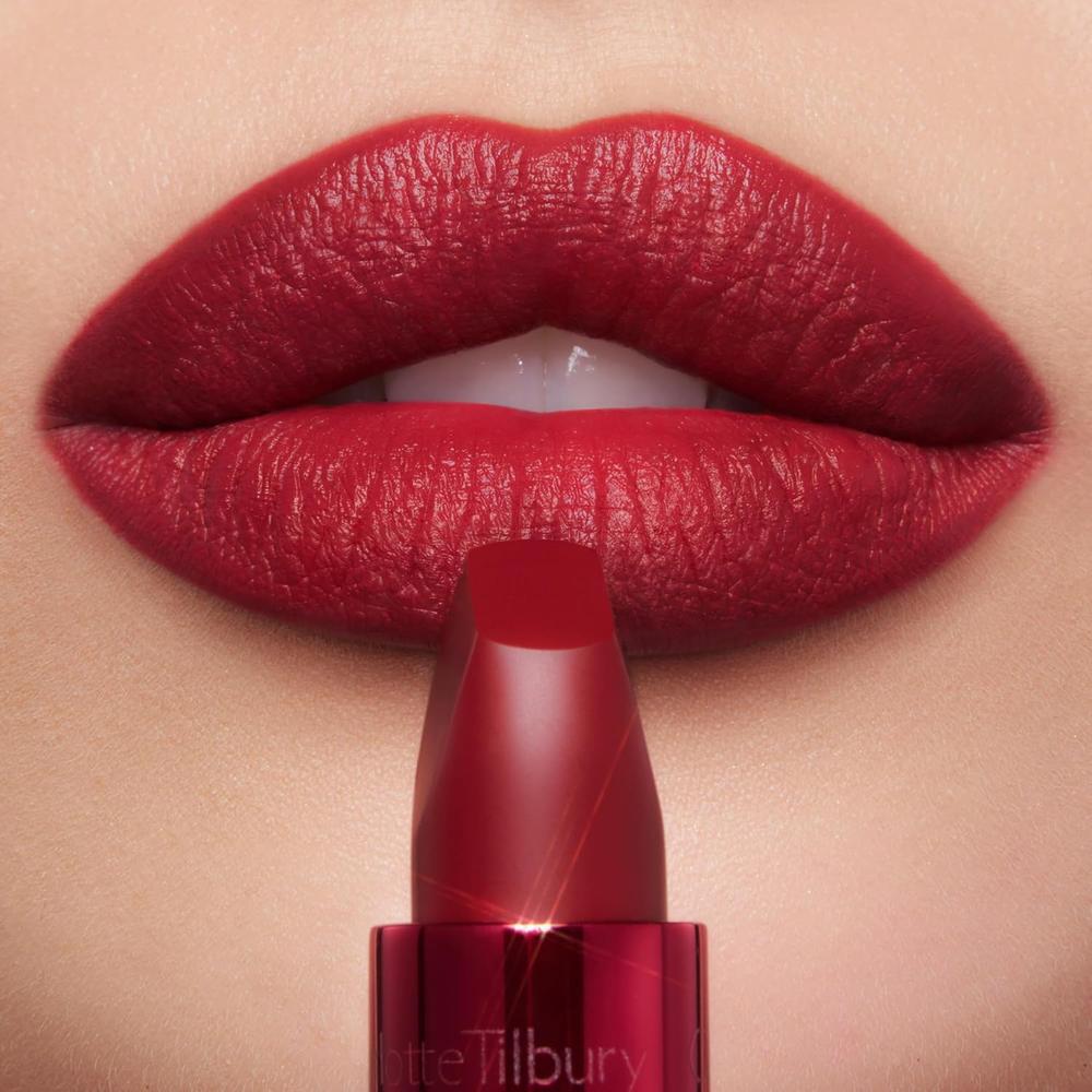 CHARLOTTE TILBURY REVOLUTION LÁPIZ LABIAL MATE | CINEMATIC RED - ROJO CEREZA INTENSO - 4