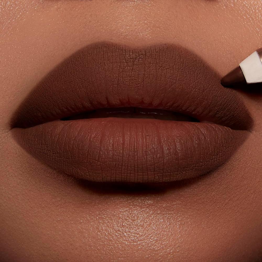 CHARLOTTE TILBURY LIP CHEAT LÁPIZ DELINEADOR DE LABIOS | FOXY BROWN - MARRÓN ANTE - 4