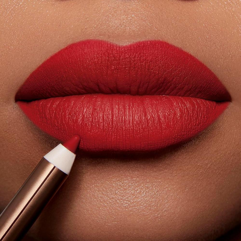 CHARLOTTE TILBURY LIP CHEAT LÁPIZ DELINEADOR DE LABIOS | KISS 'N' TELL - ROJO ESCARLATA CÁLIDO - 4