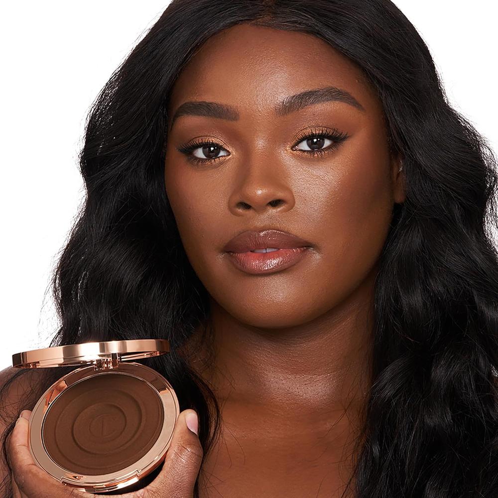 CHARLOTTE TILBURY BEAUTIFUL SKIN MAQUILLAJE Y BRONCEADOR EN CREMA | 04 PROFUNDO - 5