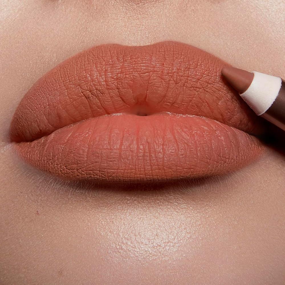 CHARLOTTE TILBURY LIP CHEAT LÁPIZ DELINEADOR DE LABIOS | CHISME CANDENTE - ROSA LEONADO - 4