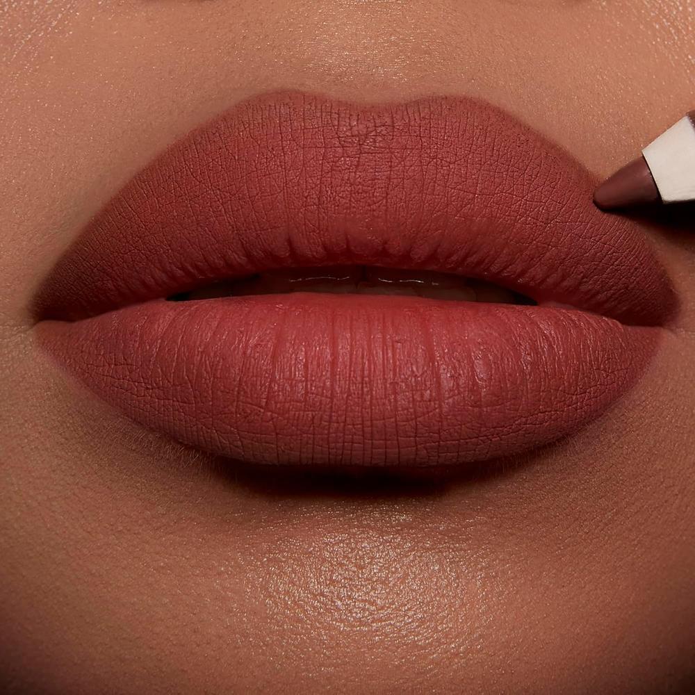 CHARLOTTE TILBURY LIP CHEAT LÁPIZ DELINEADOR DE LABIOS | HOLLYWOOD HONEY - MARRÓN CARAMELO - 4