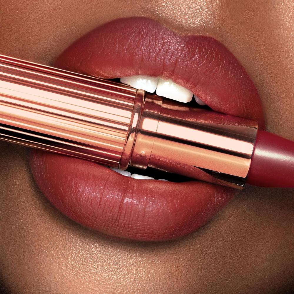 CHARLOTTE TILBURY REVOLUTION LÁPIZ LABIAL MATE | M.I.KISS - ROJO BAYA - 4