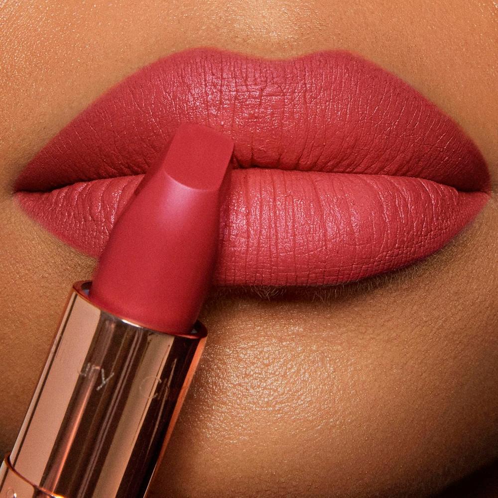 CHARLOTTE TILBURY REVOLUTION LÁPIZ LABIAL MATE | CEREZA PERDIDA - ROSA FUCSIA - 4