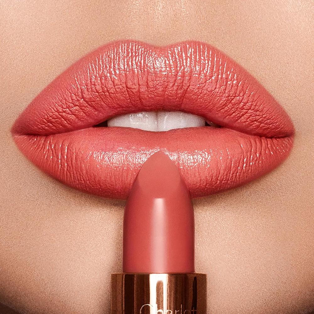 CHARLOTTE TILBURY K.I.S.S.I.N.G LÁPIZ LABIAL | CORAL KISS - CORAL CÁLIDO - 3