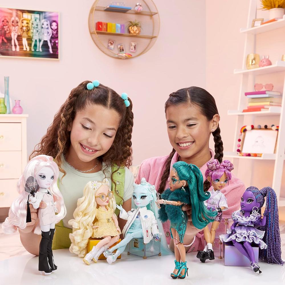 RAINBOW HIGH SHADOW HIGH REXX MCQUEEN MUÑECA CON ACCESORIOS - 2