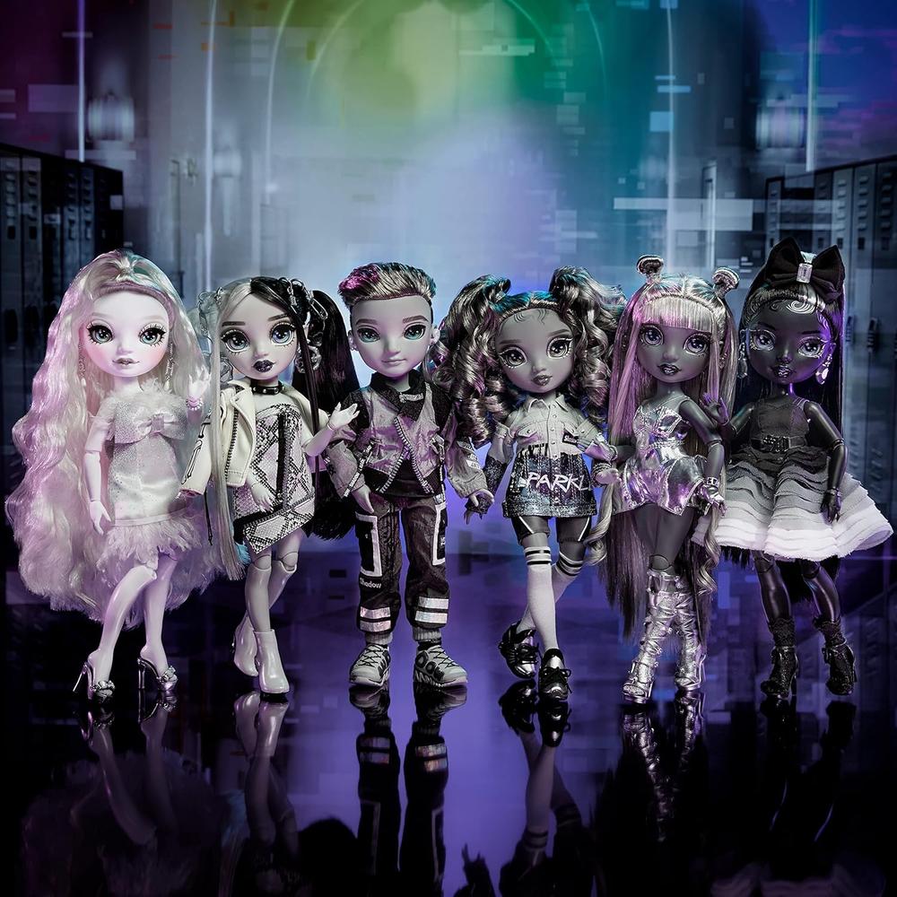 RAINBOW HIGH SHADOW ASH SILVERSTONE MUÑECA CON OUTFITS - 2