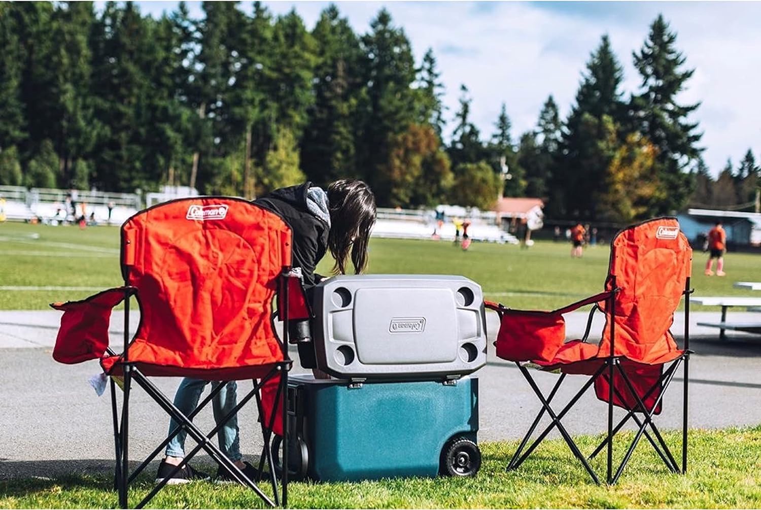 COLEMAN SILLA DE CAMPING PORTÁTIL CON ENFRIADOR DE 4 LATAS, ASIENTO Y RESPALDO TOTALMENTE ACOLCHADOS CON BOLSILLO LATERAL - 2