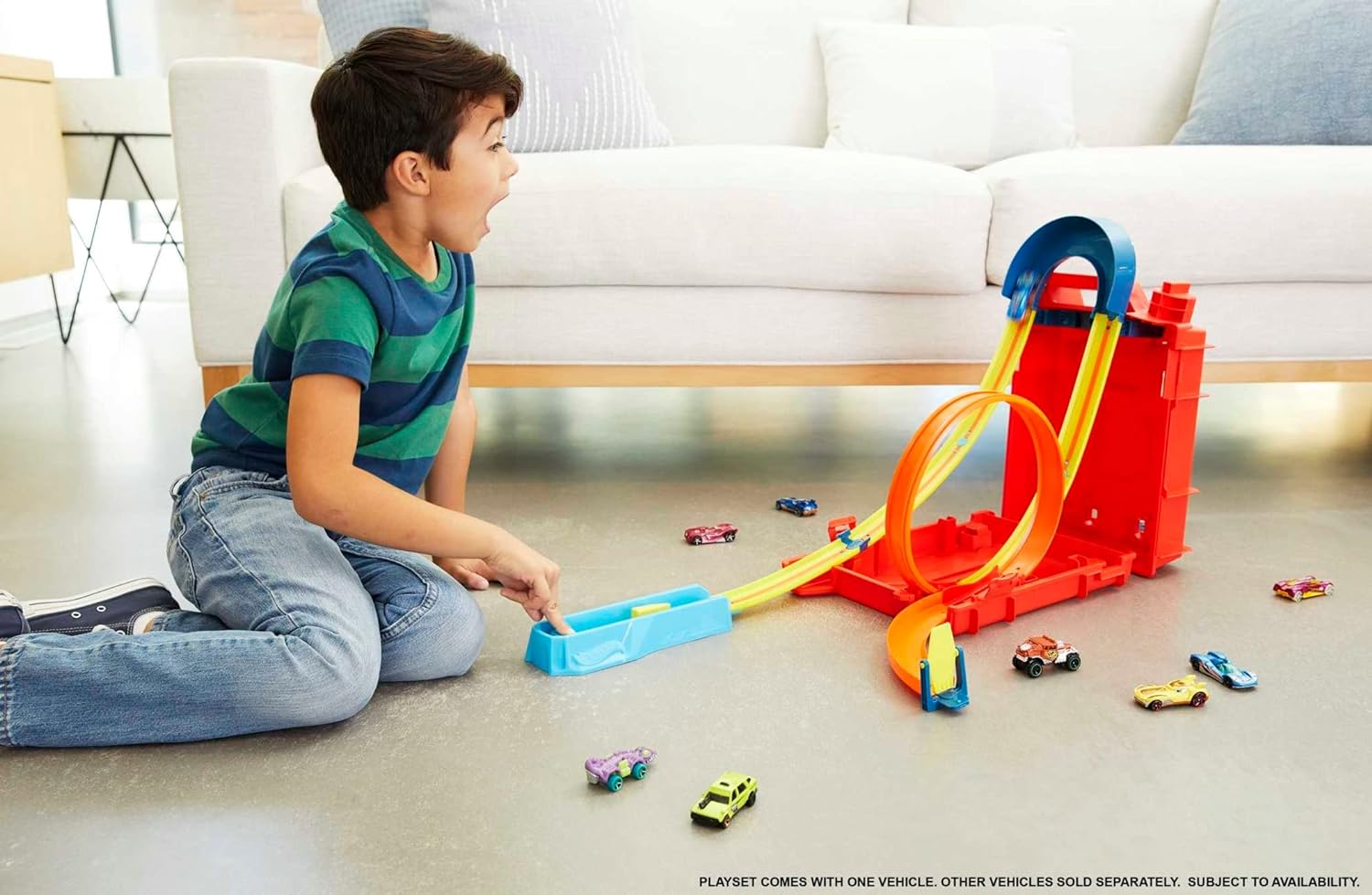HOT WHEELS TRACK BUILDER UNLIMITED PLAYSET FUEL CAN STUNT BOX, 14 COMPONENTES Y COCHE DE JUGUETE A ESCALA 1:64 - 2