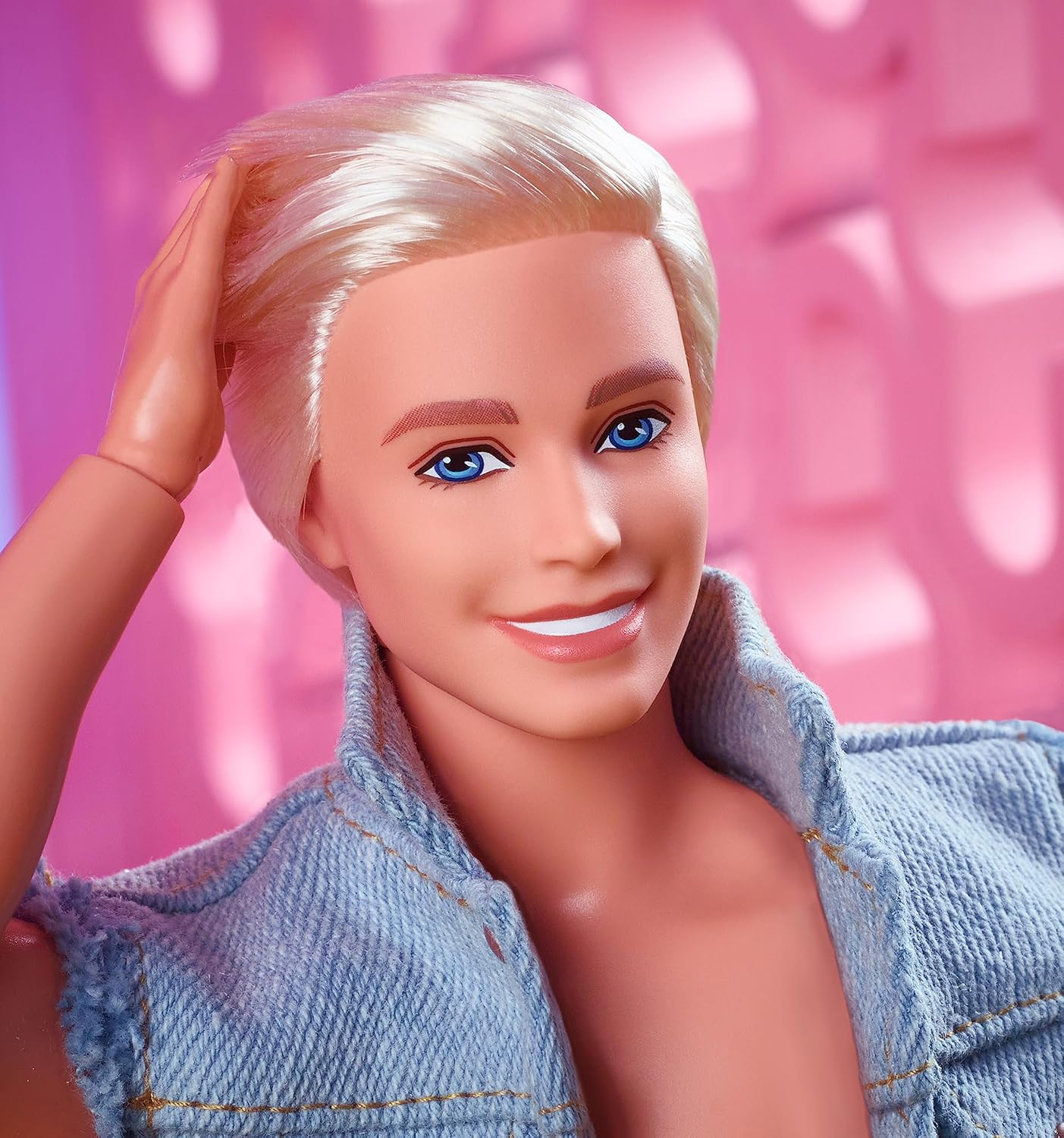 BARBIE MUÑECA COLECCIONABLE KEN DE THE MOVIE CON CONJUNTO DE MEZCLILLA A JUEGO CON ROPA INTERIOR KEN SIGNATURE - 2