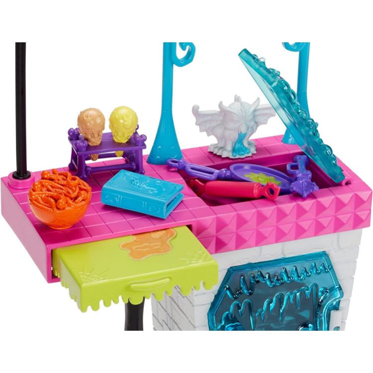 MONSTER HIGH MONSTER FAMILY VAMPIRE - 6