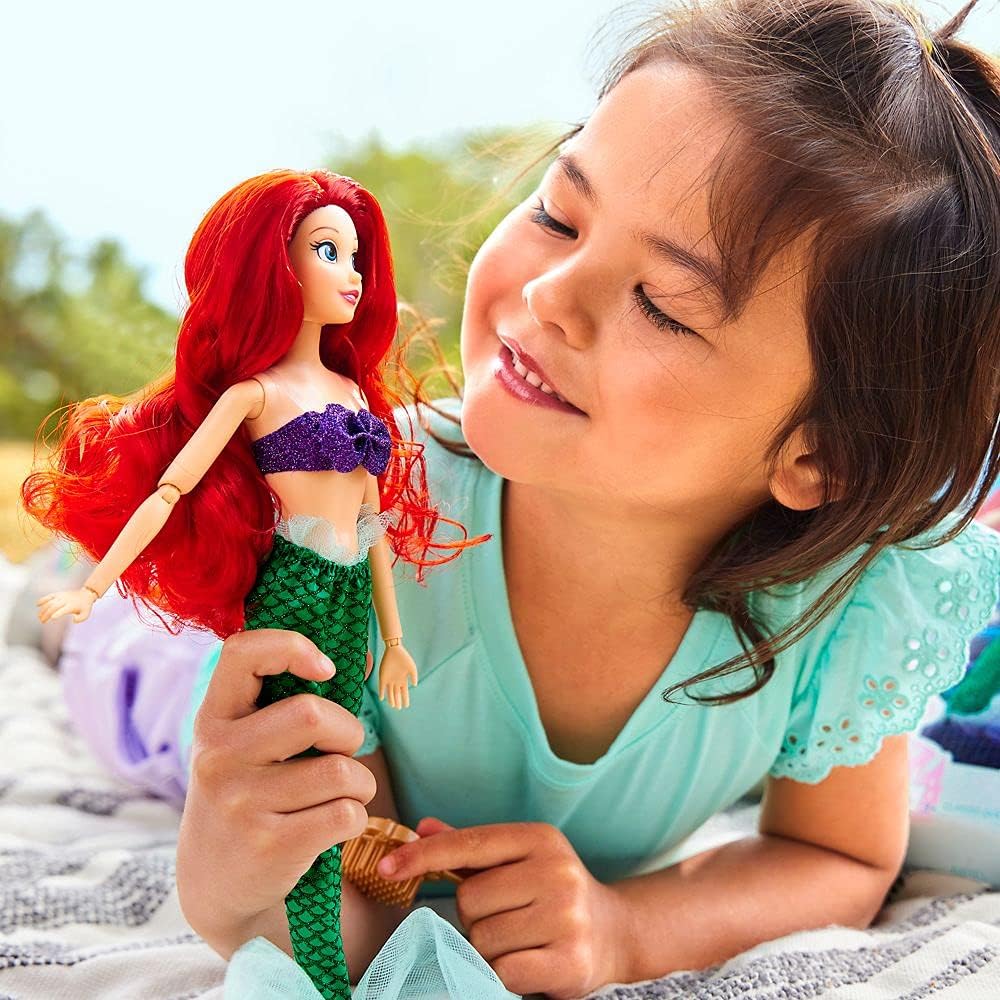 DISNEY STORE MUÑECA OFICIAL DE LA PRINCESA ARIEL, LA SIRENITA Y ACCESORIOS,POSABLE EN TRAJE BRILLANTE, PARA NIÑOS DE 3 AÑOS A MAS - 4