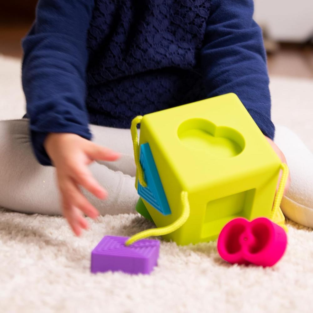 JUEGO CLASIFICADOR DE FORMAS OOMBEE CUBE FAT BRAIN TOYS - 5