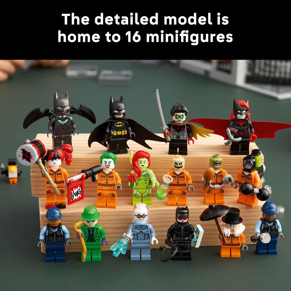LEGO DC BATMAN ARKHAM ASYLUM 76300 - 5