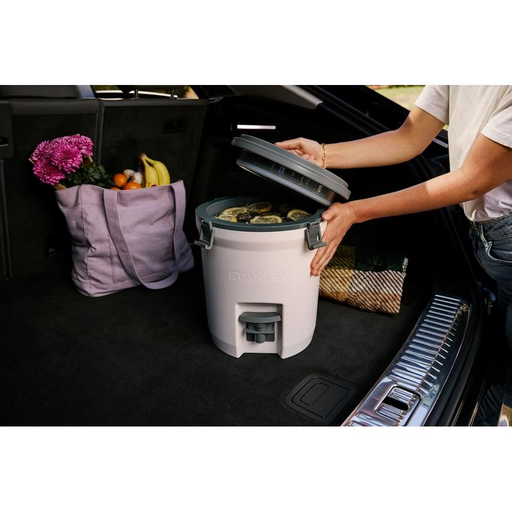 GALONERA STANLEY ADVENTURE 2 GAL / 7,57 L - 4