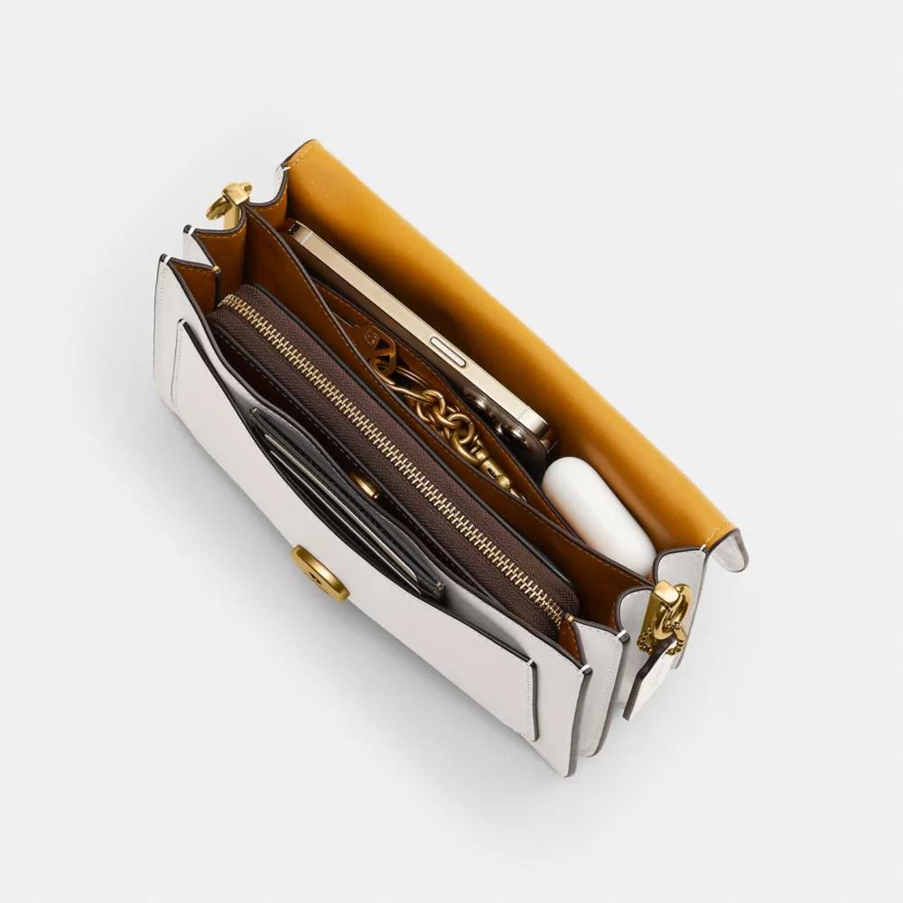 BOLSO COACH TABBY 26 | BRASS/ WHITE - 4