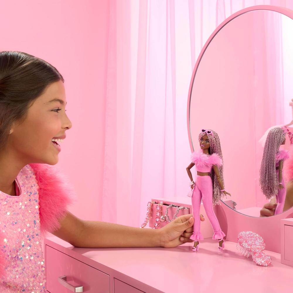 BARBIE DELUXE ESTILO 4 BARBIECORE CON TRENZAS ROSA Y MARRÓN - 2