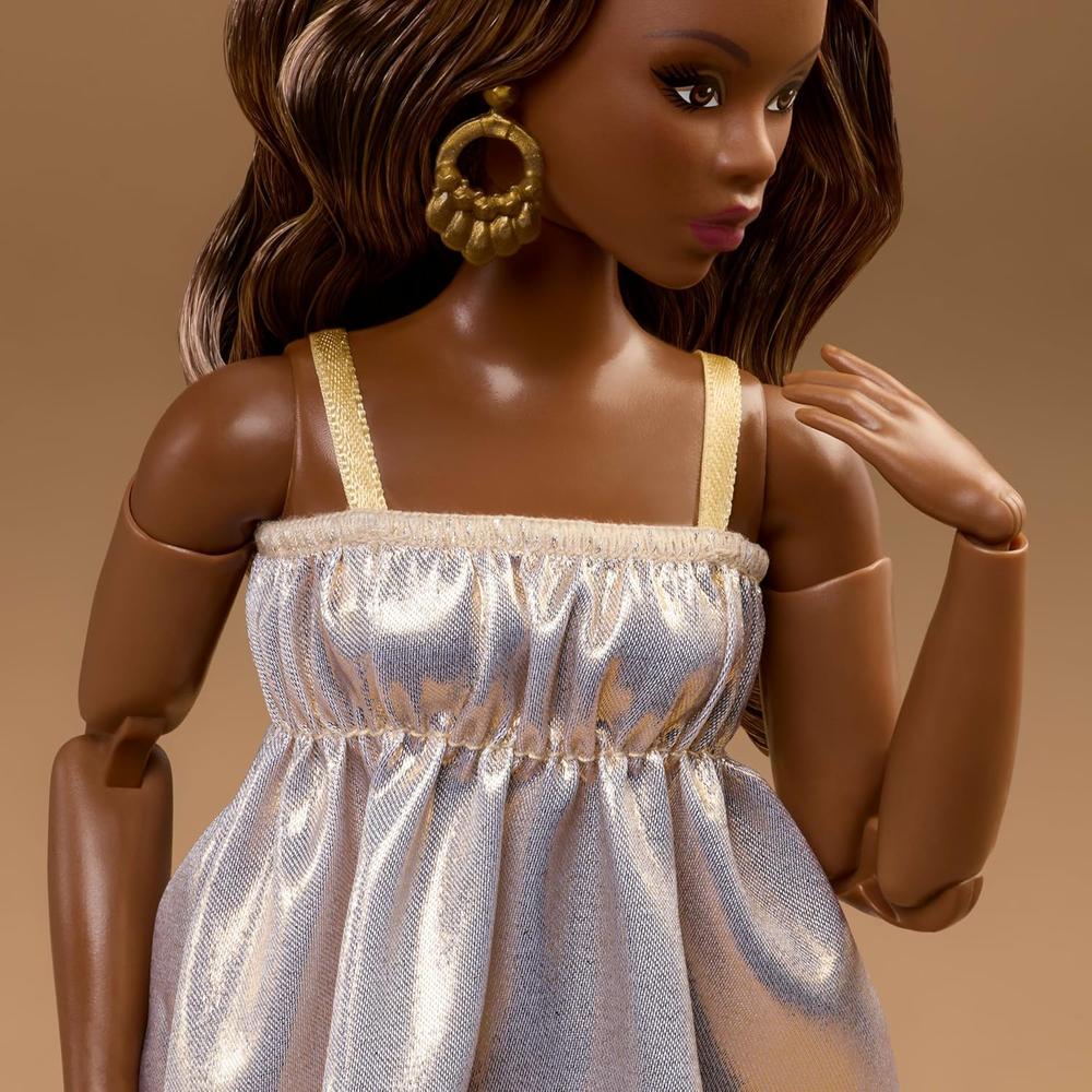 BARBIE BASICS MODELO MUÑECA CABELLO CASTAÑO VESTIDO DORADO - 4