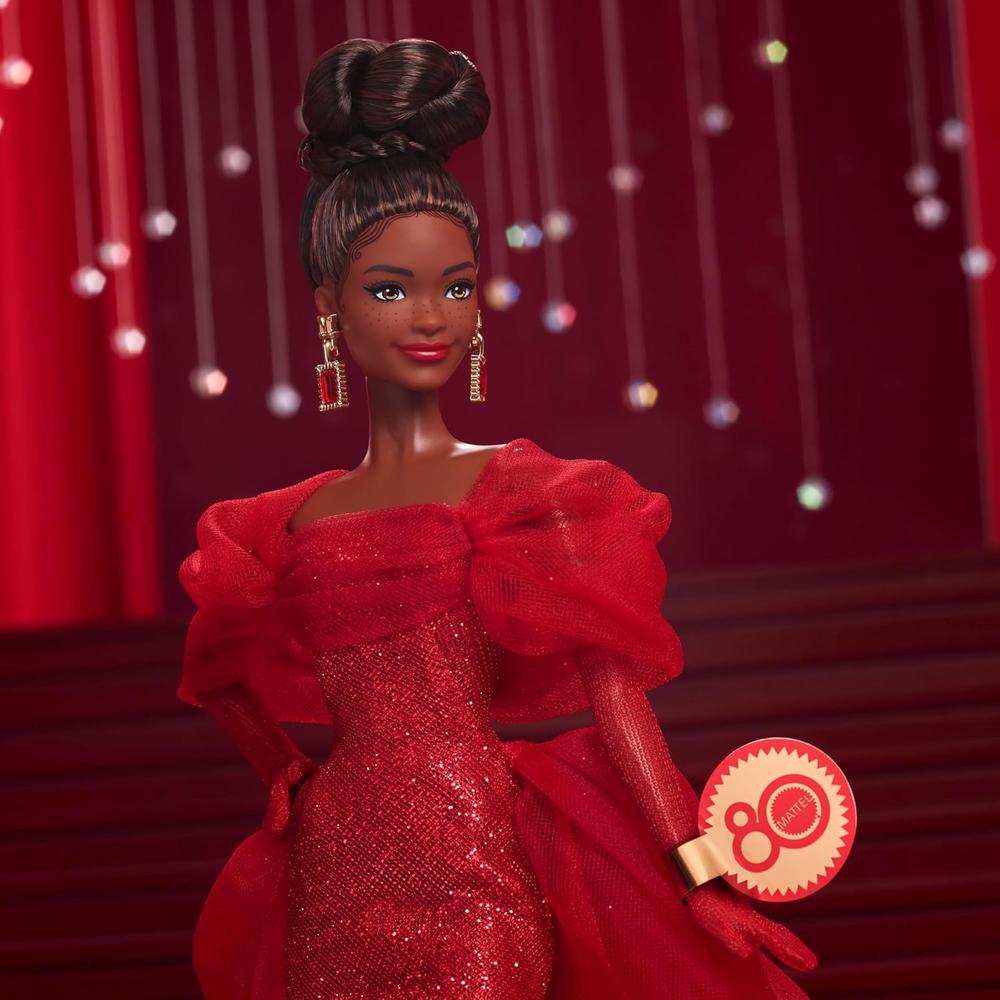 BARBIE SIGNATURE 80 ANIVERSARIO MUÑECA MORENA VESTIDO ROJO - 2