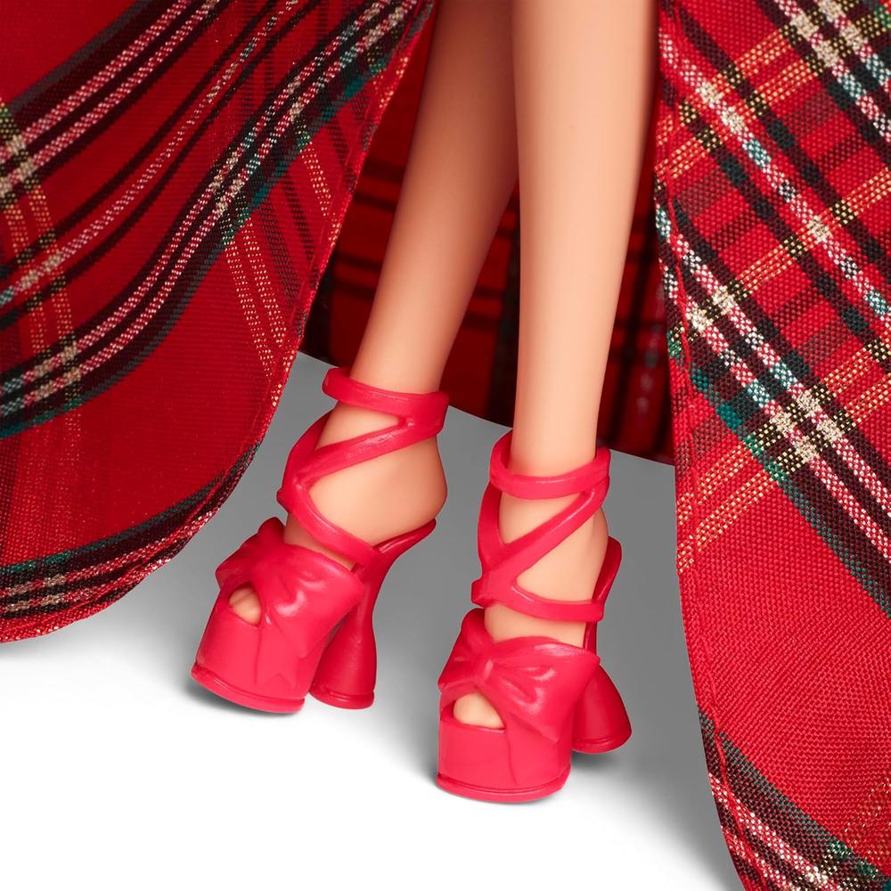 BARBIE SIGNATURE NAVIDAD 2024 MUÑECA VESTIDO CUADROS - 4