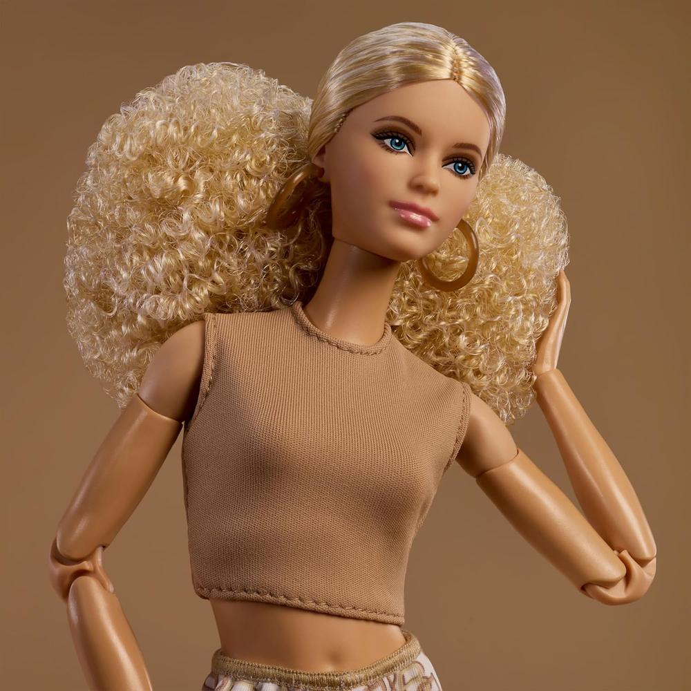 BARBIE BASICS MODELO MUÑECA RUBIA OUTFIT DORADO - 3
