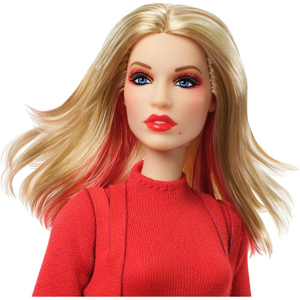 BARBIE SIGNATURE KYLIE MINOGUE MUÑECA PADAM PADAM ROJO - 2