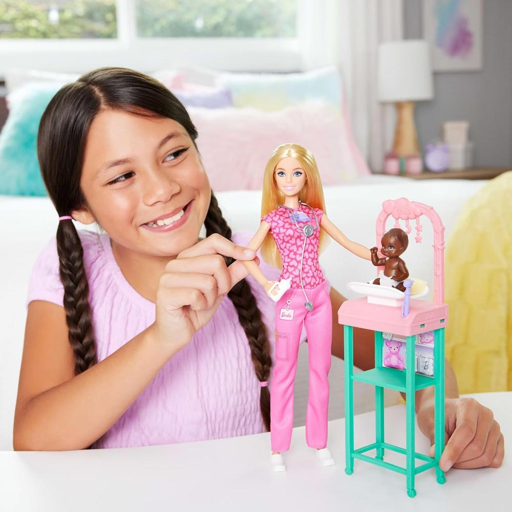 BARBIE DOCTORA BEBÉS SET CON MUÑECA RUBIA Y ACCESORIOS - 2