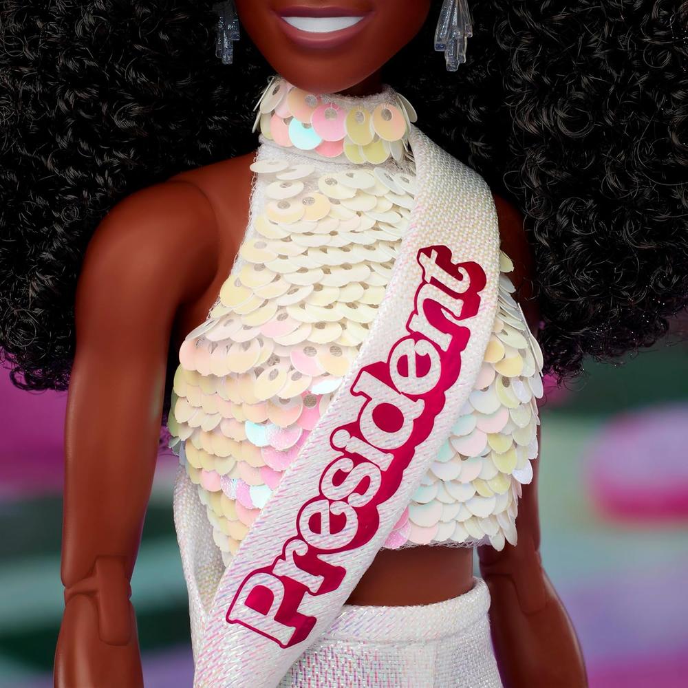 BARBIE PELÍCULA PRESIDENTA ISSA RAE MUÑECA - 4