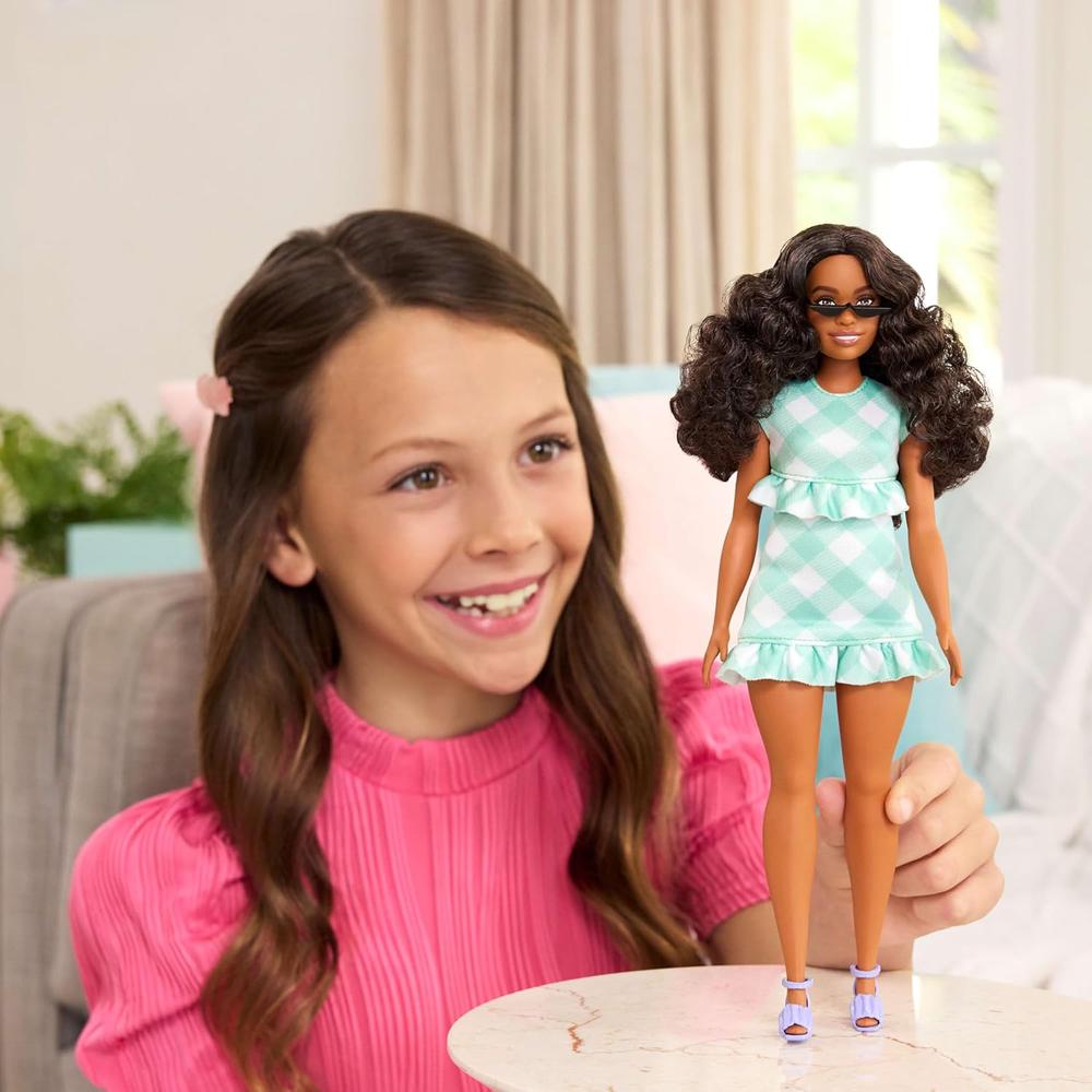 BARBIE FASHIONISTAS MUÑECA CABELLO CASTAÑO VESTIDO CUADROS - 2
