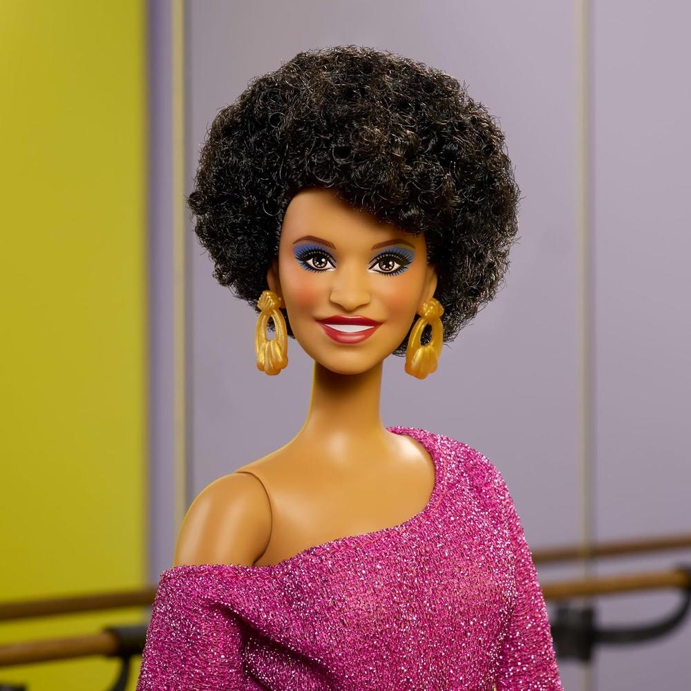 BARBIE SIGNATURE DEBBIE ALLEN MUÑECA CON ACCESORIOS - 2