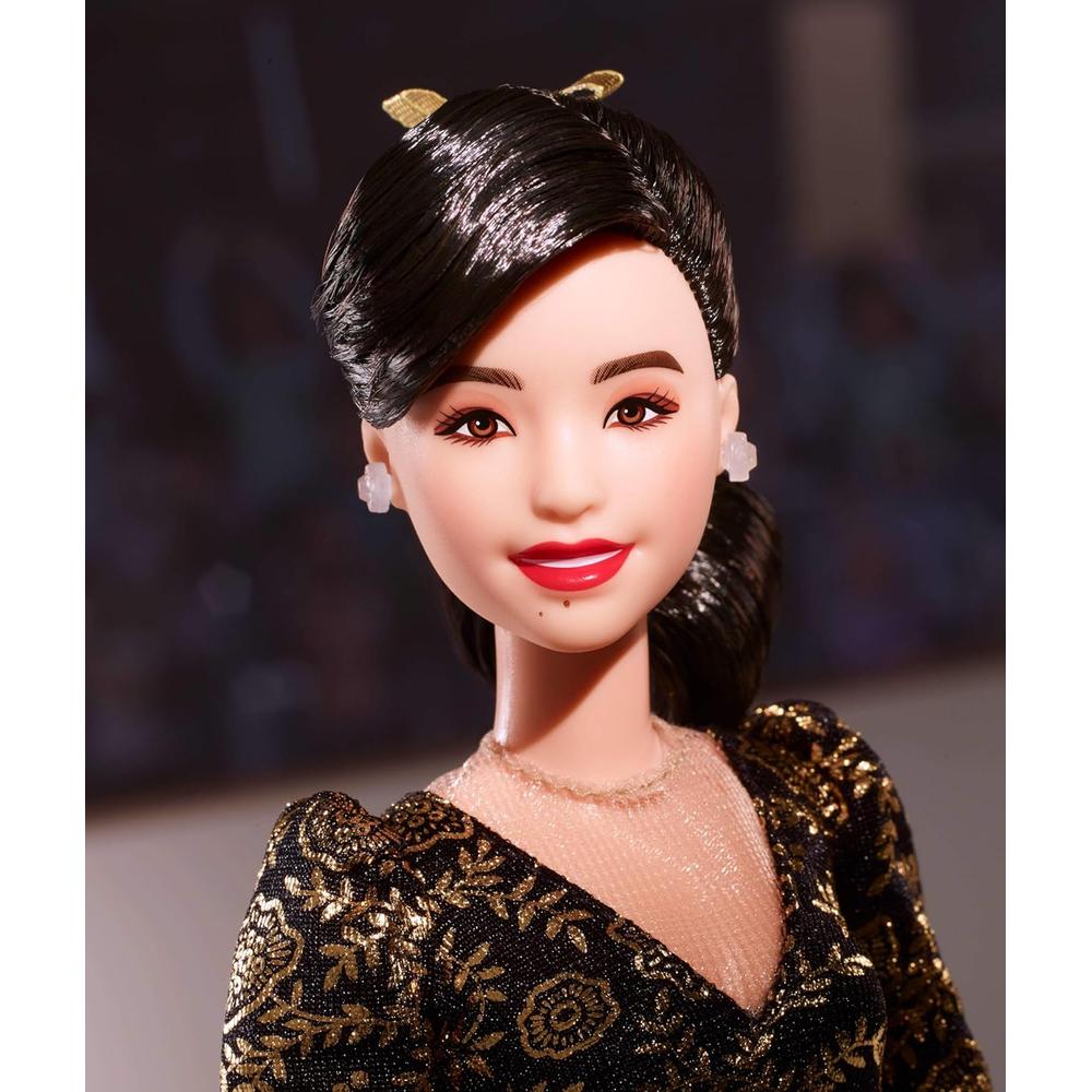 BARBIE MUÑECA KRISTI YAMAGUCHI PATINAJE - 2