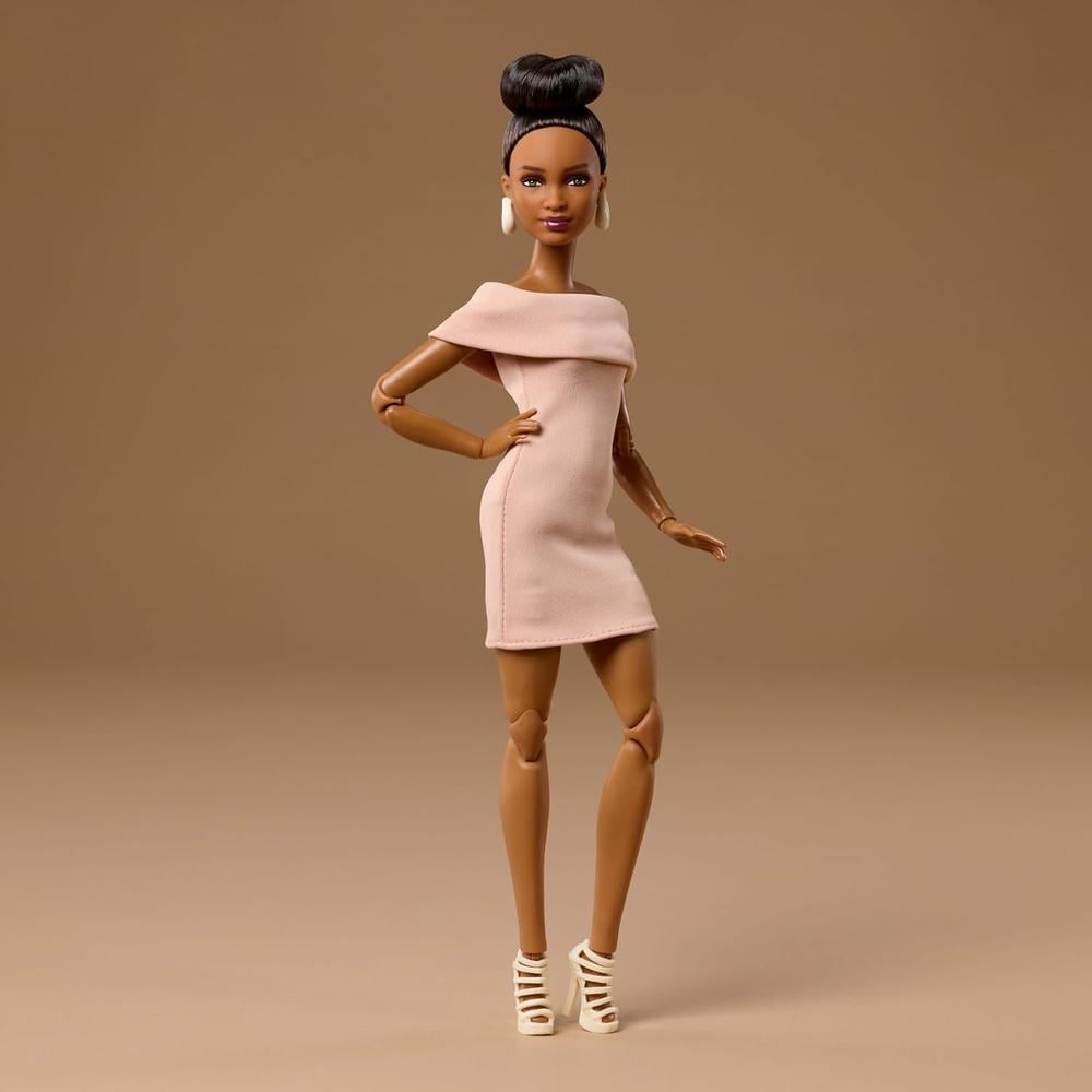 BARBIE BASICS MODELO MUÑECA CABELLO CASTAÑO VESTIDO CANELA - 2