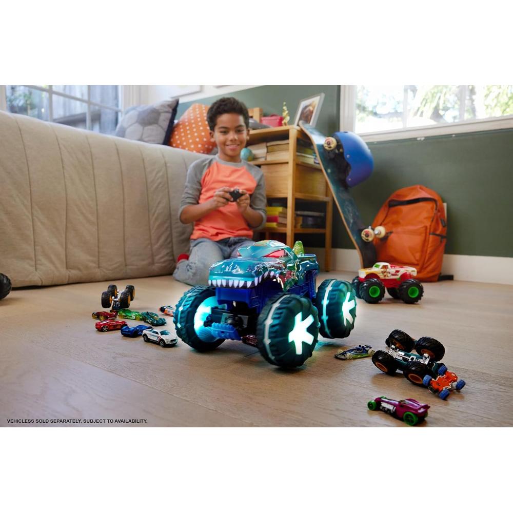 HOT WHEELS RC MONSTER TRUCKS - 2