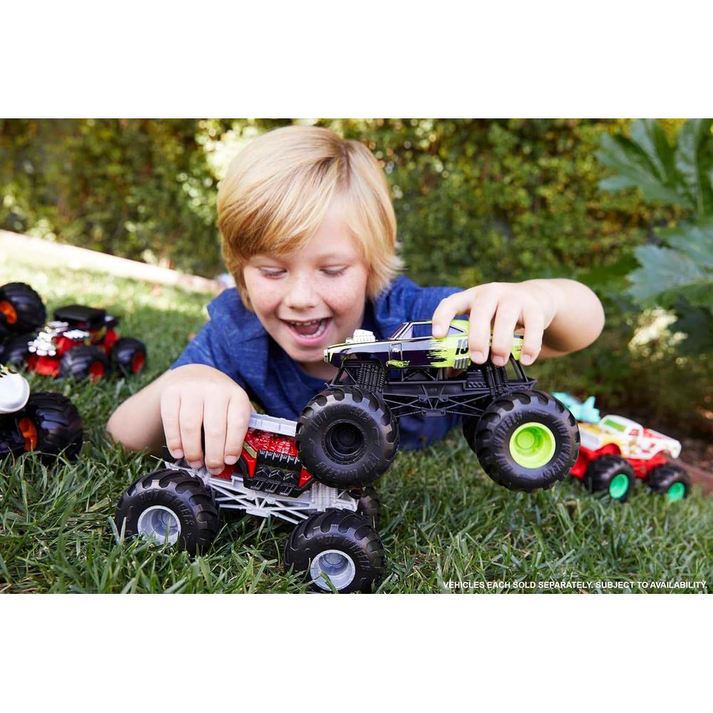 HOT WHEELS MONSTER TRUCKS BIGFOOT - 2