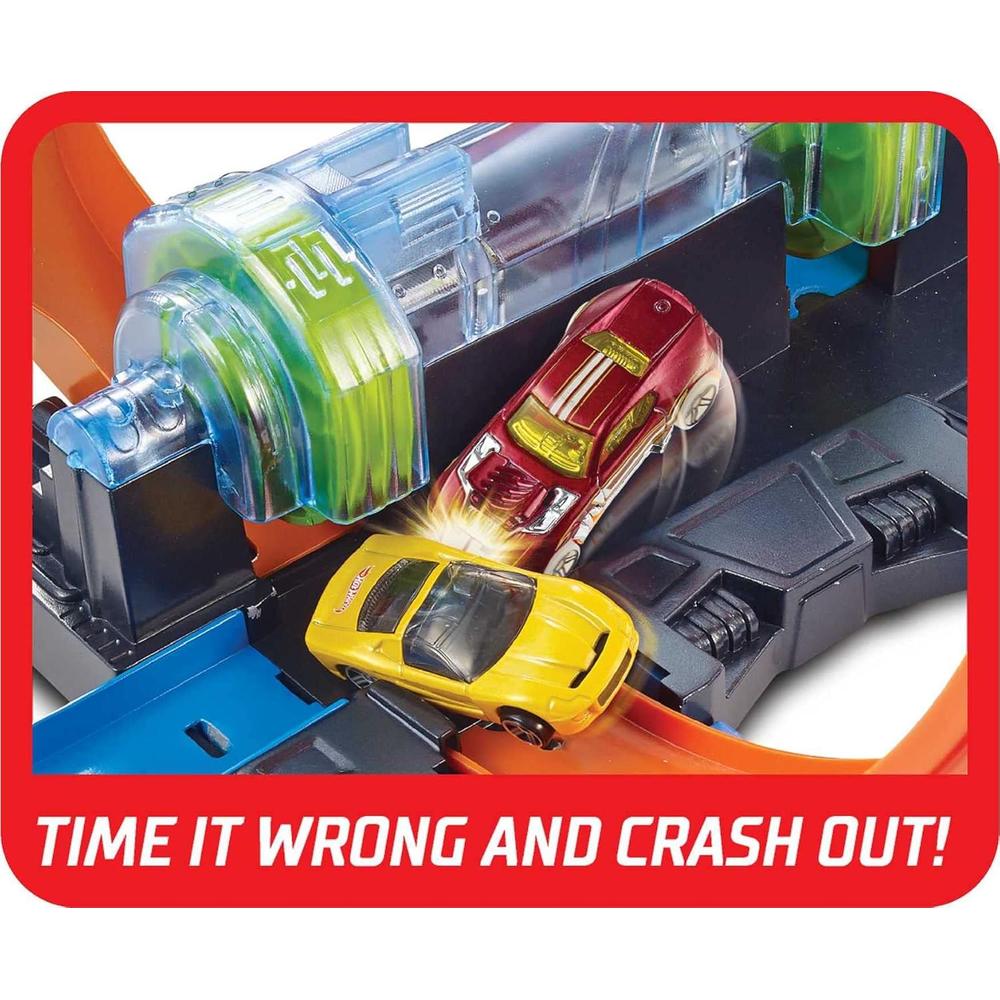 HOT WHEELS PISTA TRIPLE LOOP MOTORIZADO - 5