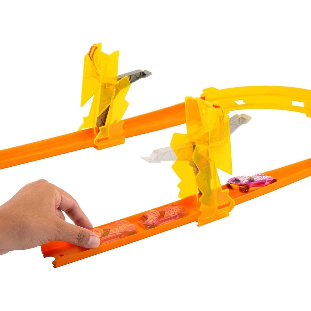 HOT WHEELS PISTA LIGHTNING BOOST - 4